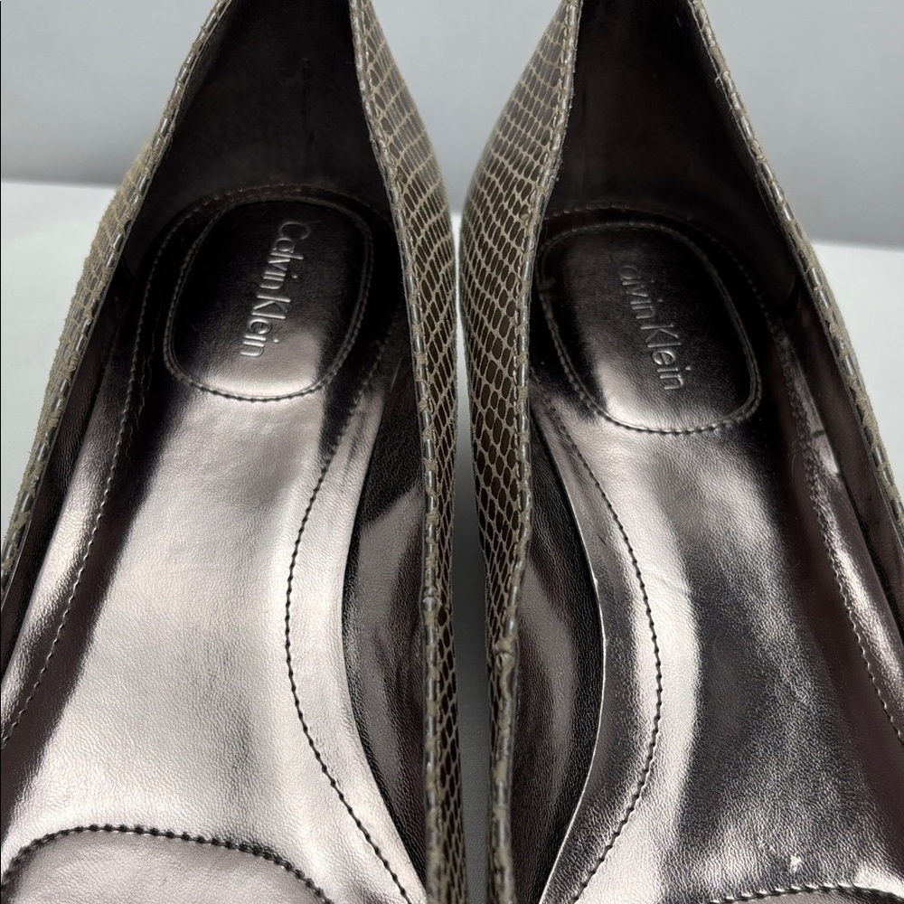 Calvin Klein “Bree” Peep-Toe Wedge Heels Metallic/Snakes Design W Sz8 #0245 - Picture 12 of 13
